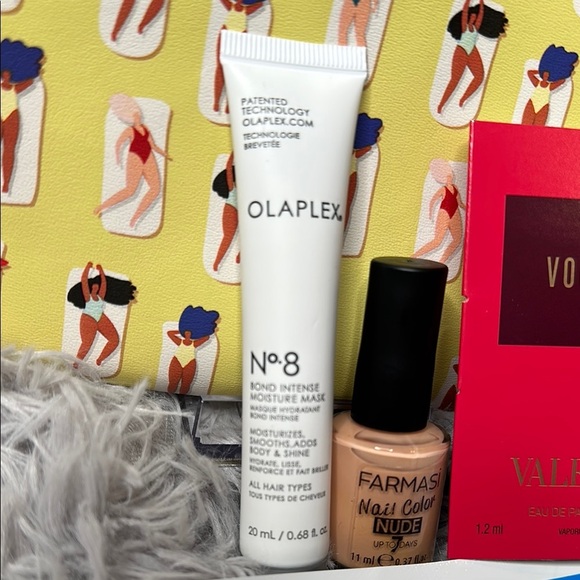 Ipsy Yellow Patterned Bag & OLAPLEX No8 Hair Mask & Farmasi Polish & Face Mask - Picture 4 of 11
